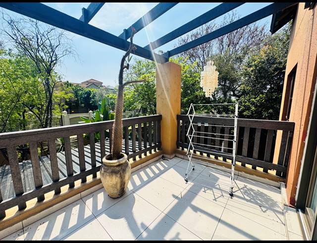 2 BEDROOM FLAT FOR SALE IN PINESLOPES